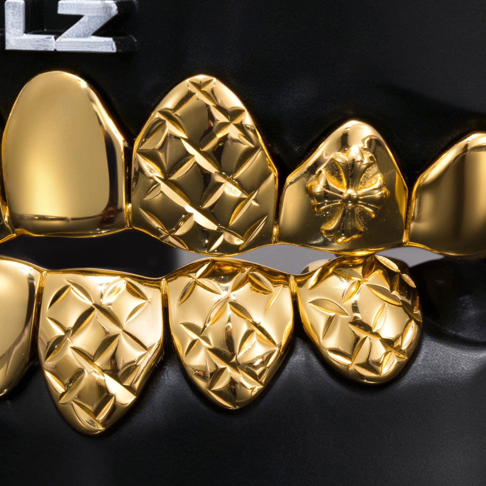Classic Solid & Diamond-Cut Cross Hybrid Grillz