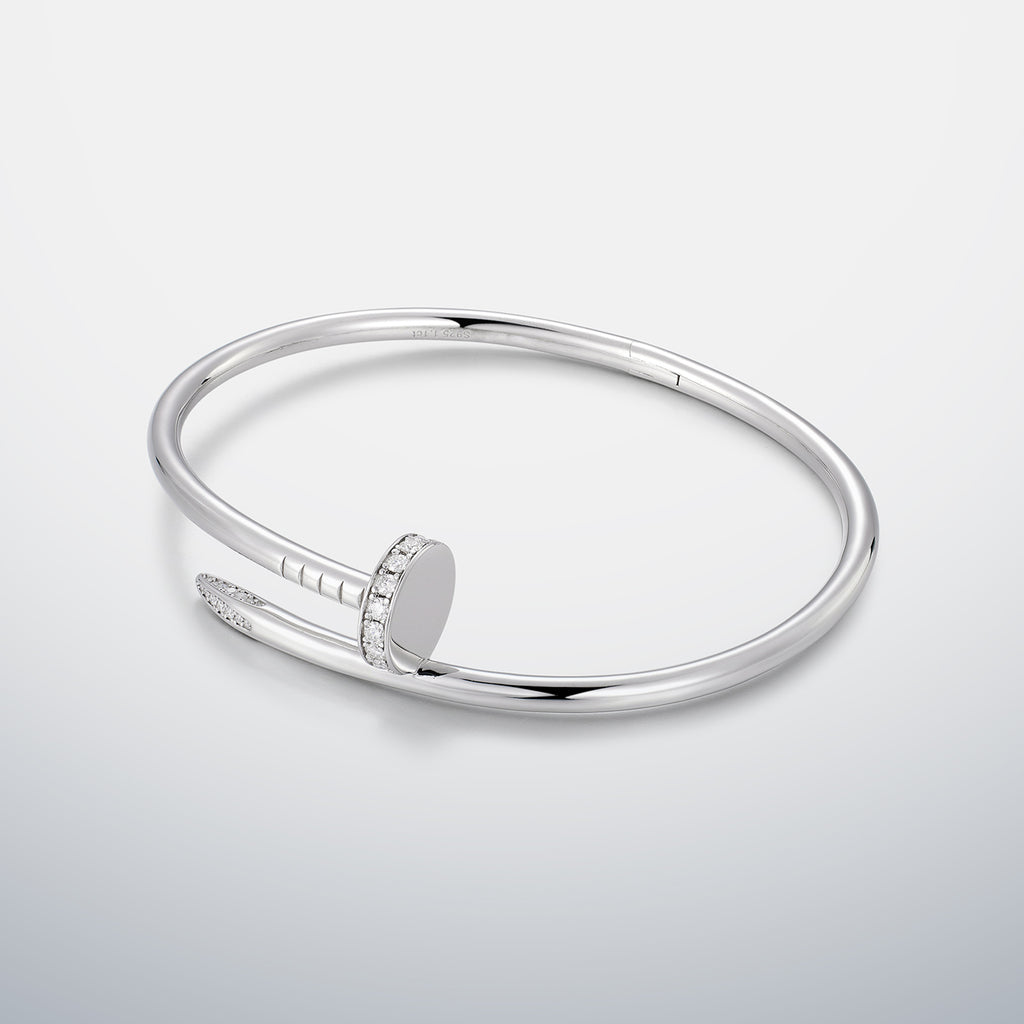 Nail bracelet with Moissanite Clasp