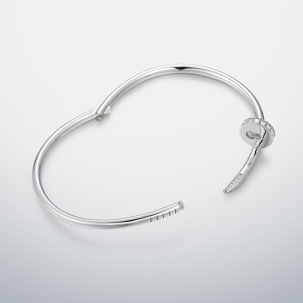 Nail bracelet with Moissanite Clasp