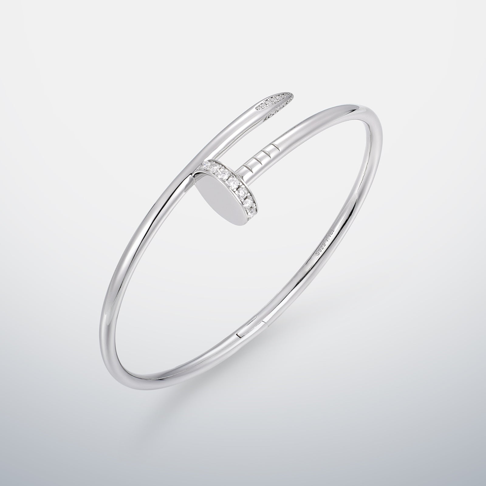 Nail bracelet with Moissanite Clasp