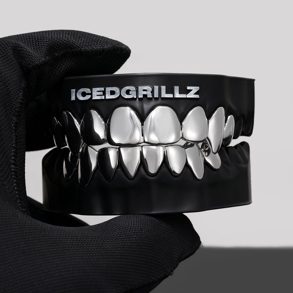 Solid Vampire Fangs Polished Gold Grillz - IcedGrillz