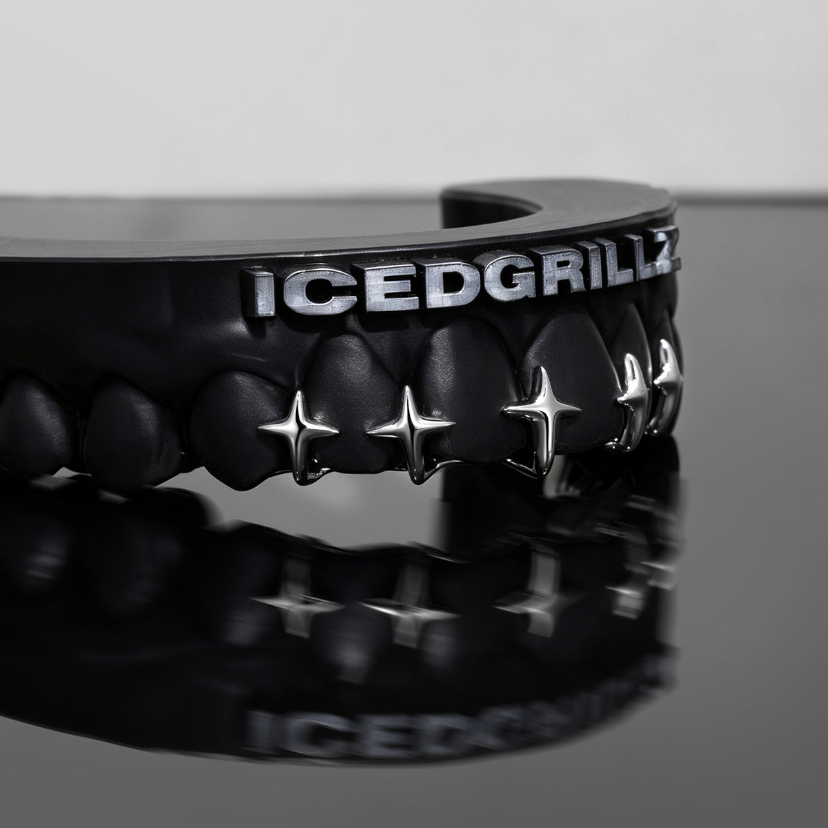 Star Gap Grillz - IcedGrillz
